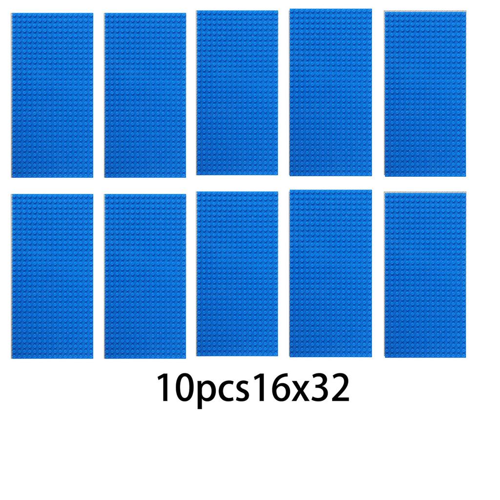Идеально подходят для игры и демонстрации построек из строительных блоков, эти 10 деталей с 16x32 отверстиями идеально подходят для травяных поверхностей.