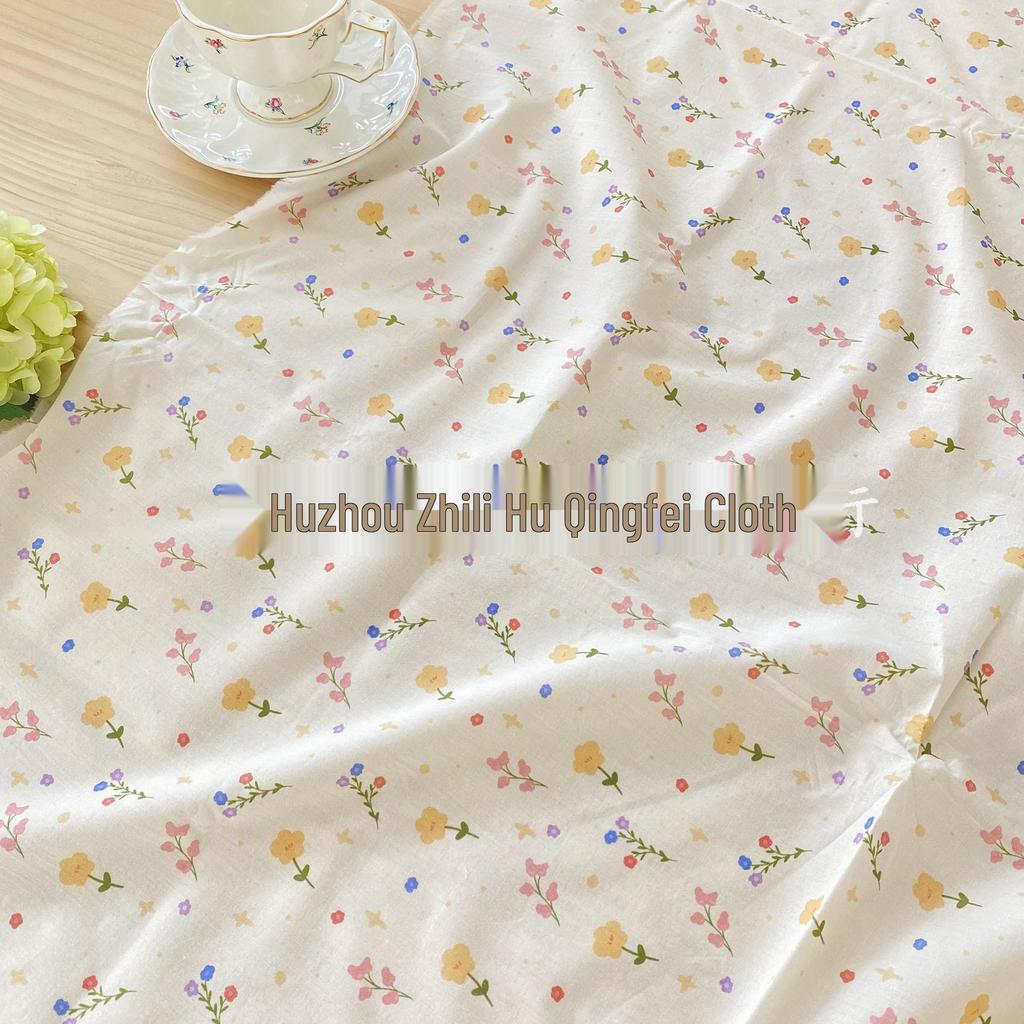 40 Count Digital Print 100% Cotton Fabric: Fresh Small Floral Calico for DIY Doll Clothes, Bedding, and Adult & Children's Apparel.