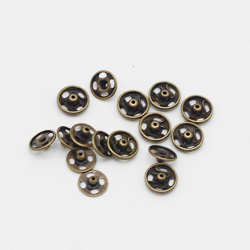 Маленькие кнопки, для кукольной одежды. 10 шт