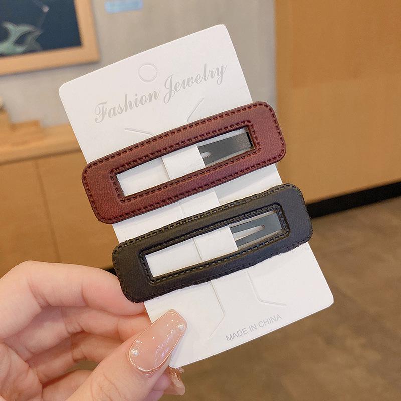 Retro Leather Square Hairpin: Versatile Side Clip for Women