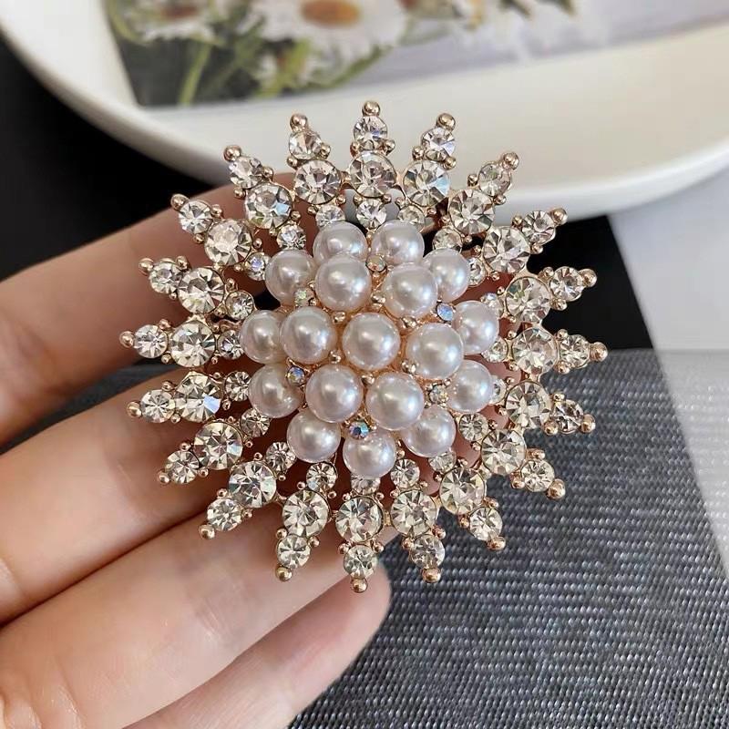 Elegant Pearl Flower Brooch Pin Badge For Women Girls  Clothes Decoration Jewelry Gifts