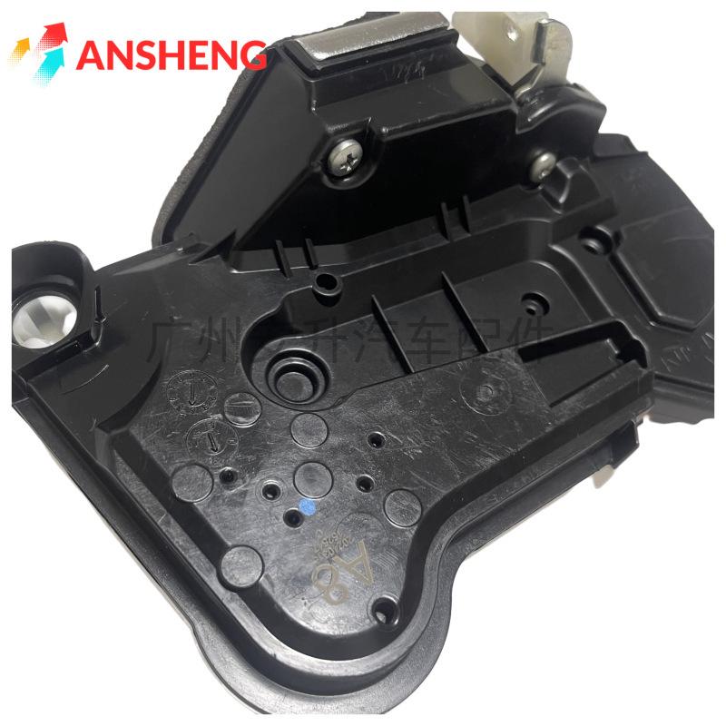 69040-53130 Привод замка левой передней двери для Lexus RX, ES, NX300, NX350
