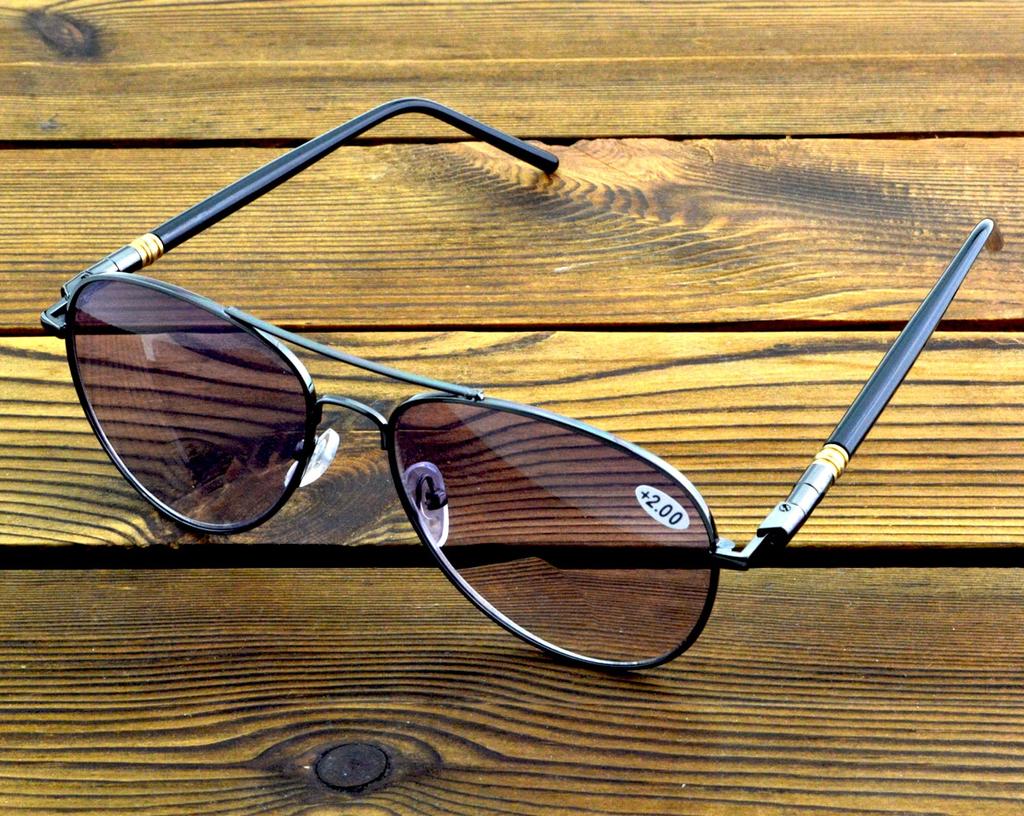 Бифокальные солнцезащитные очки для чтения с серыми линзами Pilot с двойными перемычками от +0,75 до +4 см. для ближнего и дальнего света на открытом воздухе и в помещении