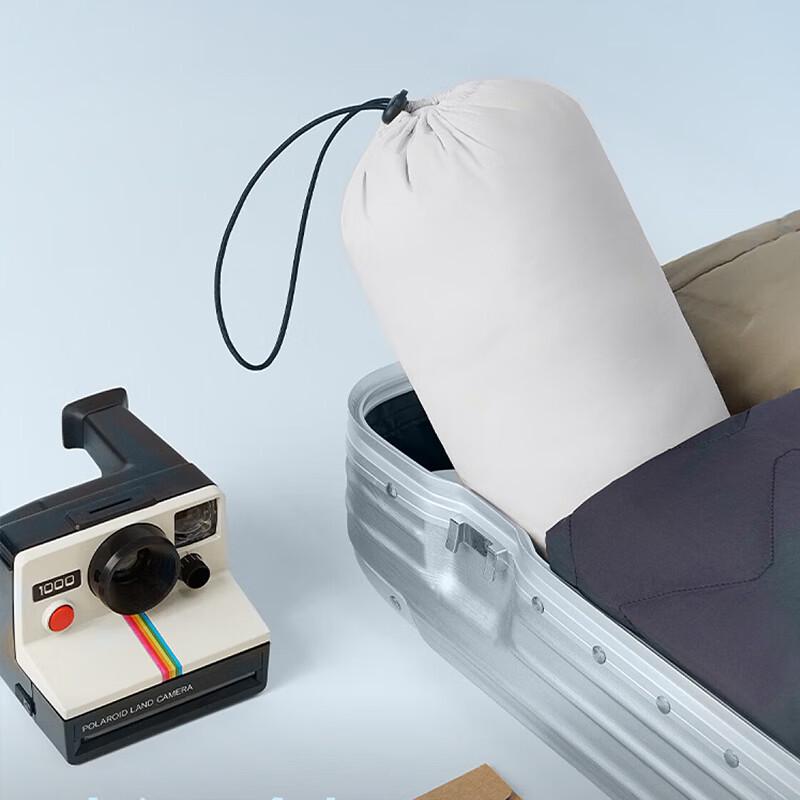 Bosideng B250131012 Lightweight Three-Proof Gourd-Quilted Down Jacket