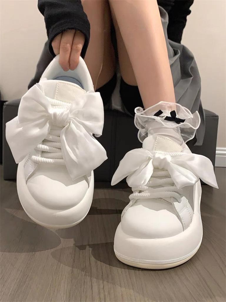 Взрывные изменения бант маленькие белые туфли 2025 лето новые студенческие универсальные туфли нишевая оригинальная женская обувь повседневная обувь для доски