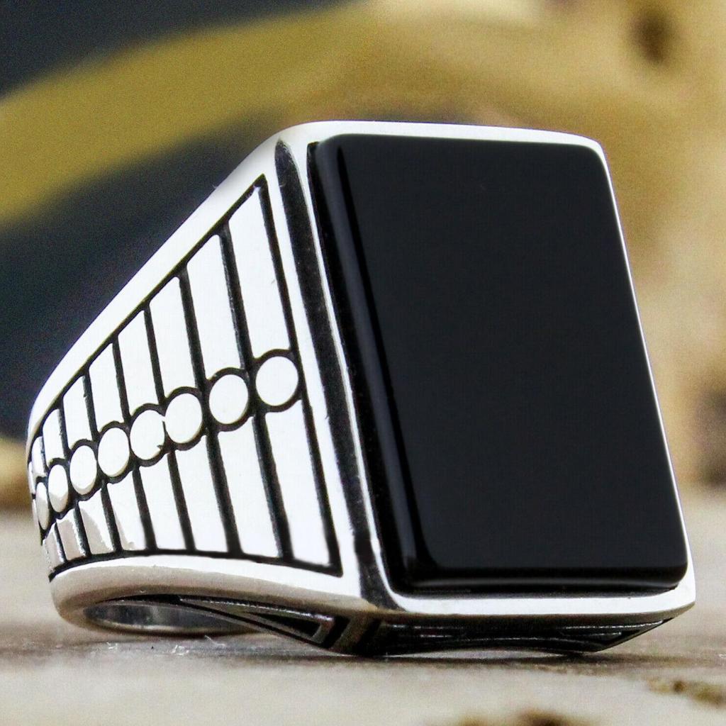 Wei Ya Men's Retro Black Square Agate Pattern Ring - Trendy and Unique Design