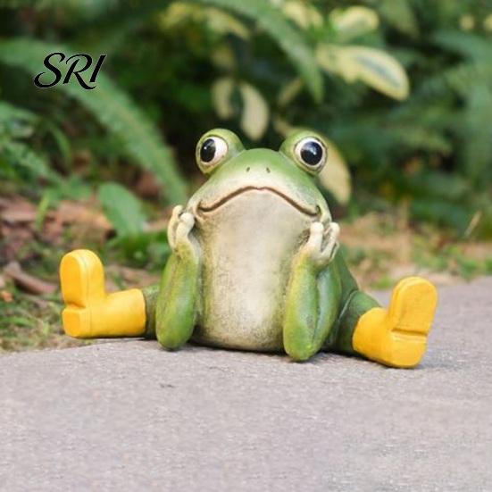 Decorative Frog Statue for Patio Sitting Resin Stretching His Legs Ornament Garden Pool Decor Figurine Outdoor Indoor Plant Pot Desk Shelf Decoration