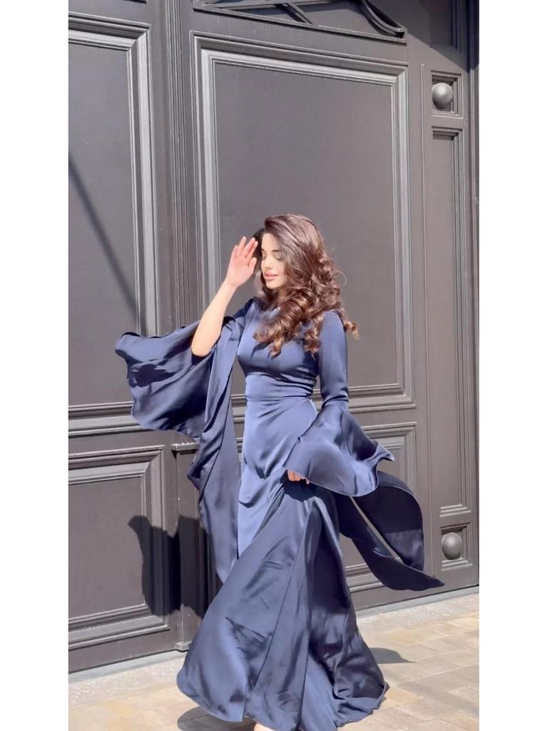 2024 Autumn/Winter Women's Flowing Sleeve Evening Dress with Big Swing Style