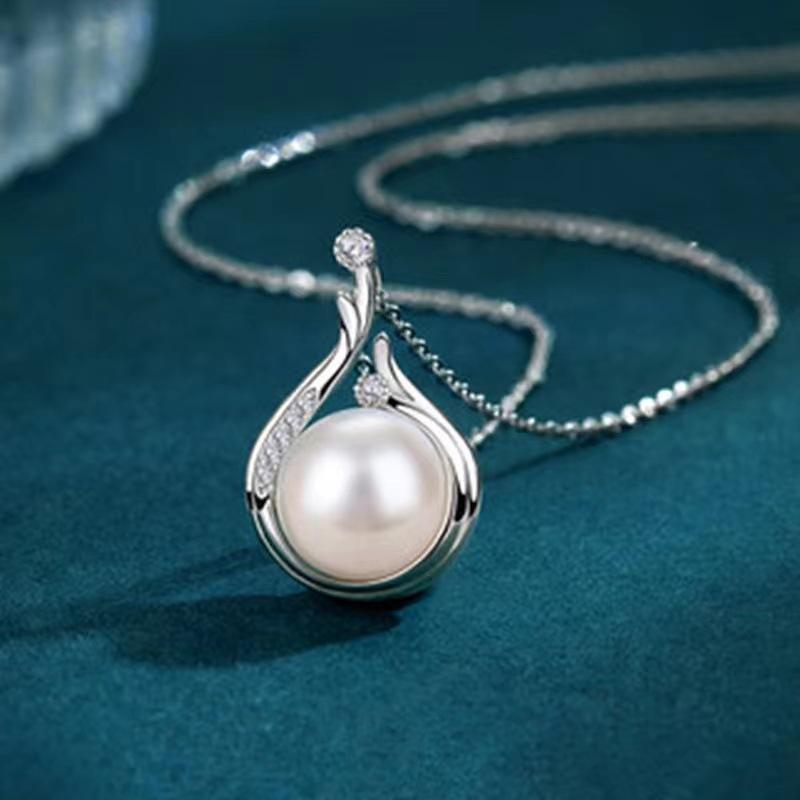 New Baroque Pendant Artificial Pearl Women's Necklace Women's Clavicle Chain Choker Personalized Pendant