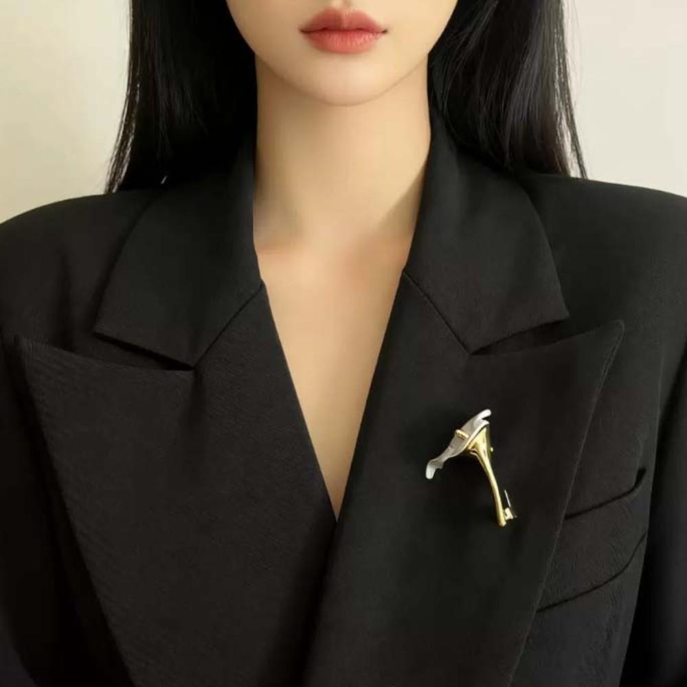 French Style Calla Brooch Vintage Metal Glossy Brooch Zantedeschia Pins  Western-style Clothes