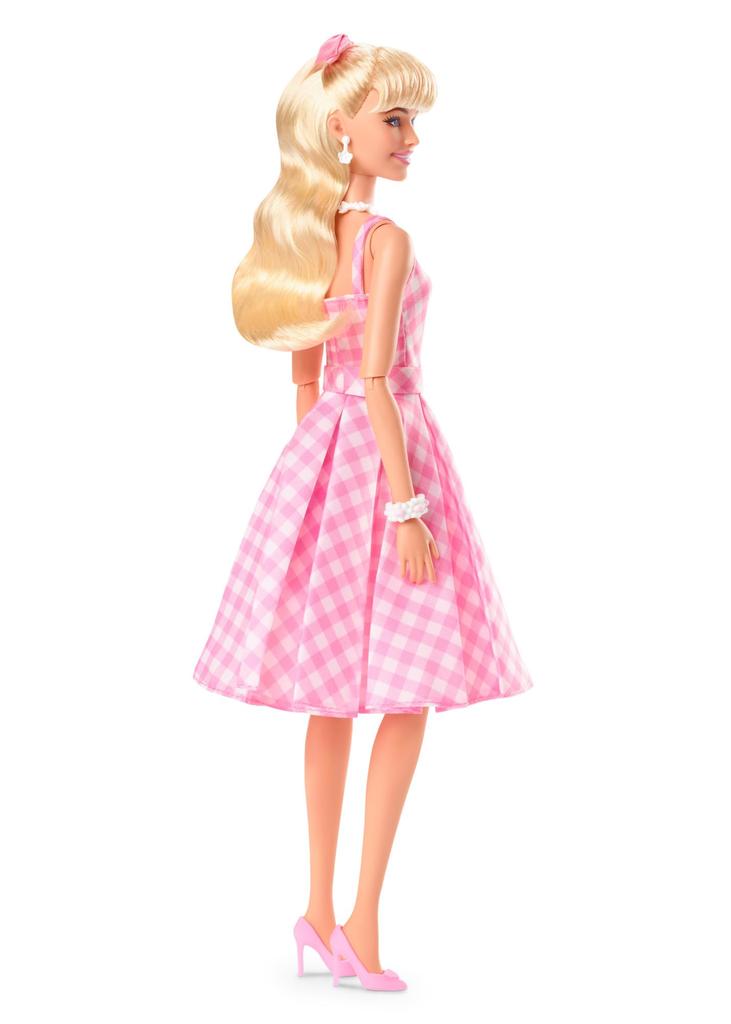 Mattel Платье в клетку для куклы Барби для детей от 3 лет "Barbie" (Кукла для переодевания) (HPJ96)