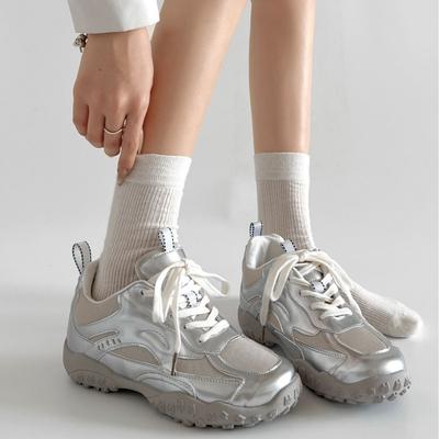 Американский красный тренд ретро ретро увеличивающие рост немецкие тренировочные туфли женские 2025 новые весенние на платформе универсальные спортивные туфли Форрест Гамп