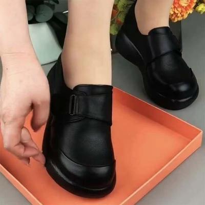 Маленькие кожаные туфли женские 2025 лето новые на толстой подошве нескользящие туфли-маффины на мягкой подошве туфли для мамы ретро легкие с круглым носком одинарные туфли