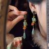 Серьги-пусеты с кисточками в виде цветка из имитации нефрита, модные, легкая роскошь, антикварные, для личности, нишевые, с высоким чувством стиля, женские