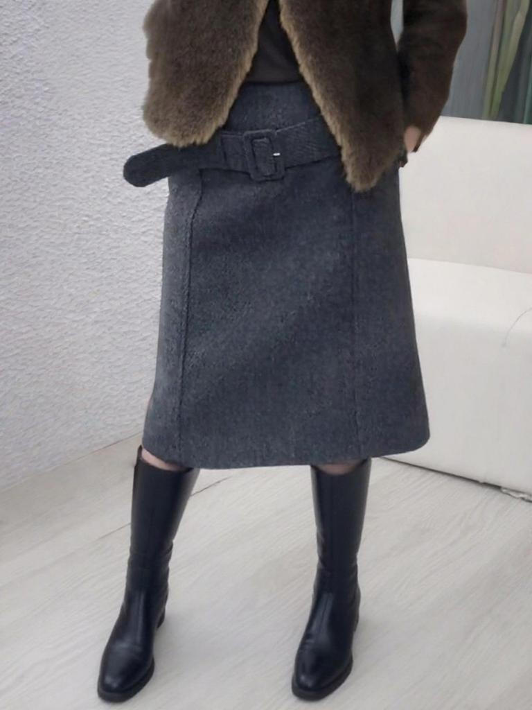 2025 Autumn/Winter Women's High-End Korean Grey Woolen Hip-Hugging Mid Skirt