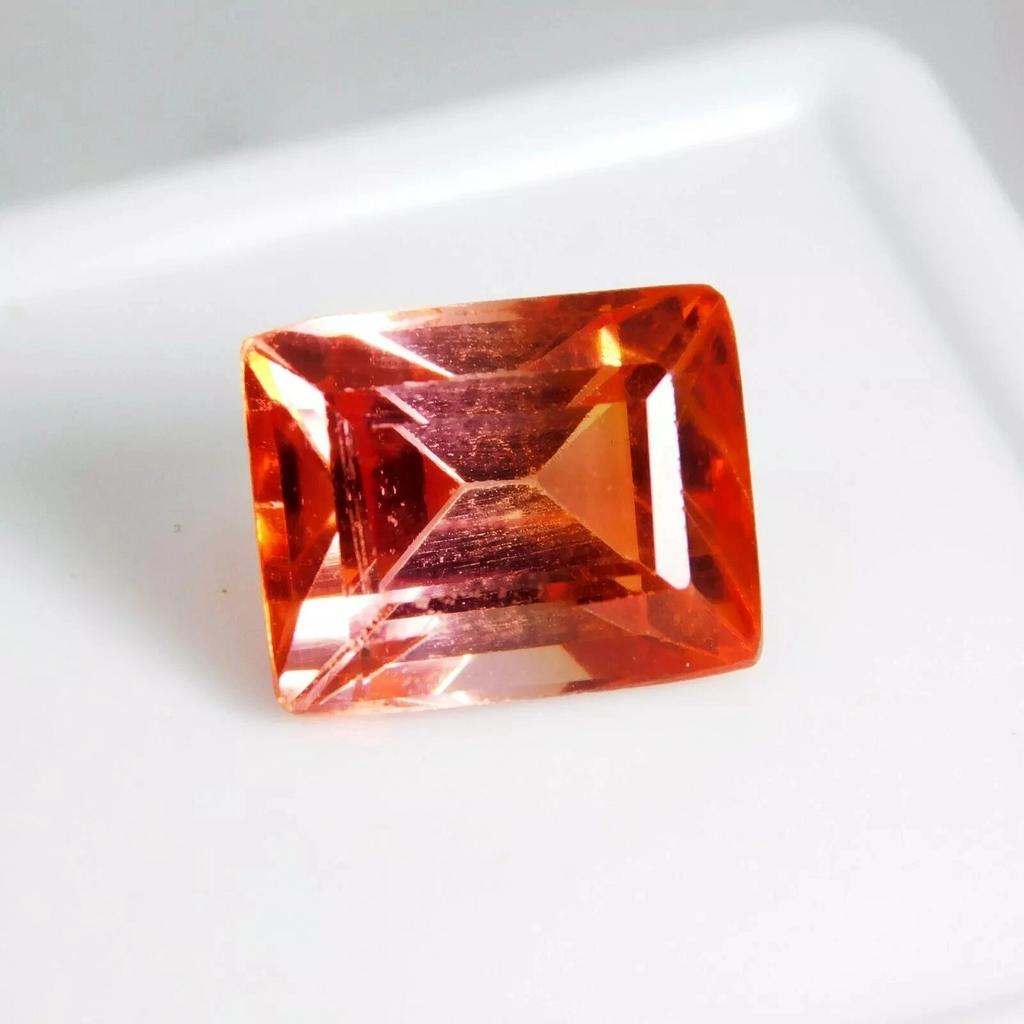 Beautiful Natural Padparadscha Sapphire Ceylon 4-6 Ct Emerald Cut Gemstone
