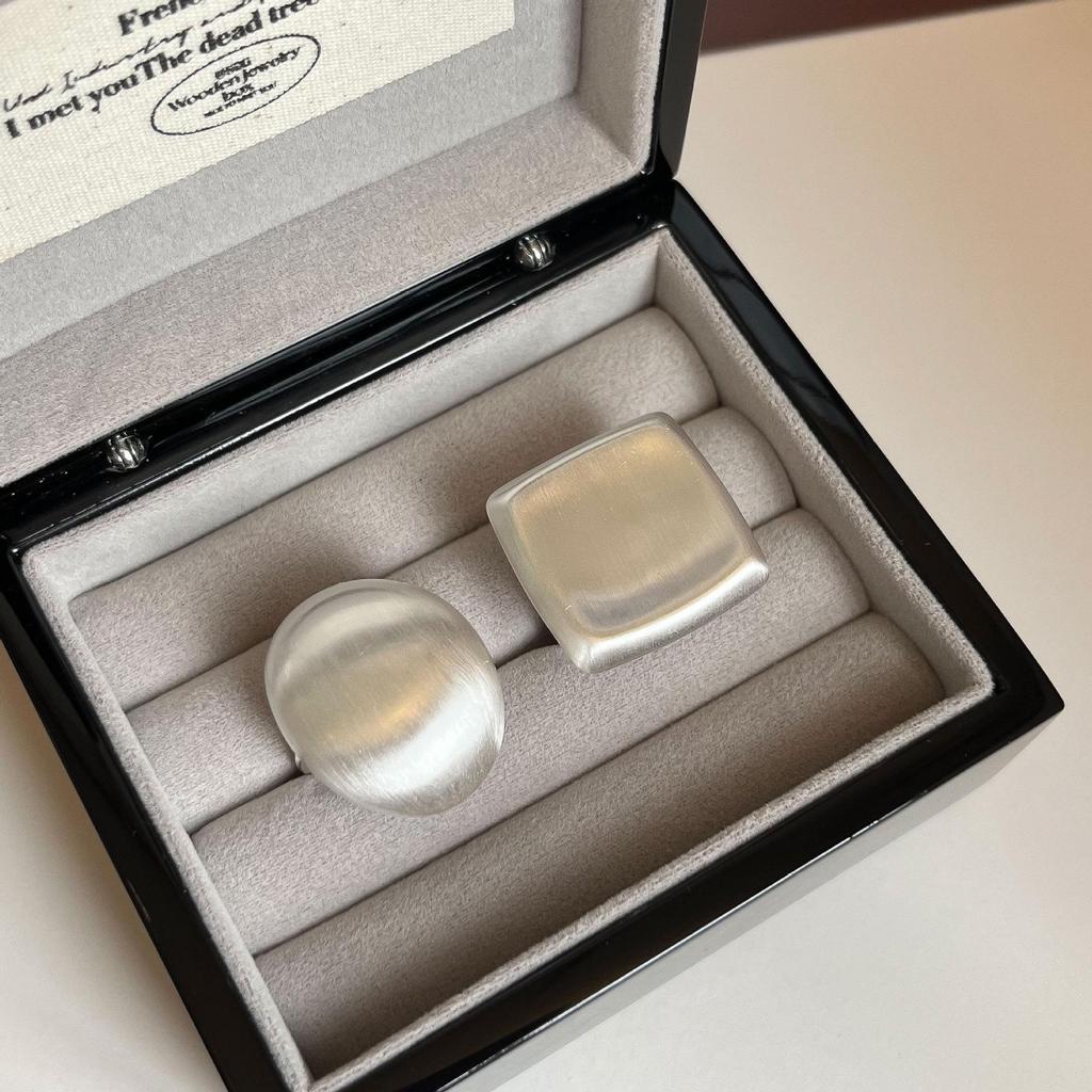 Серьги в стиле ретро из матового серебра с геометрической квадратной огранкой