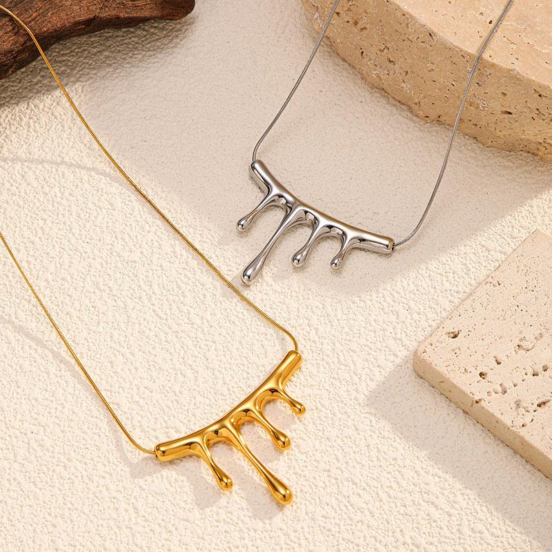 Liquid Water Drop Pendant Titanium Steel Necklace Minimalist Premium Stainless Steel Clavicle Chain Fashion Sweater Chain