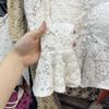 Женский кружевной топ с V-образным вырезом и длинными рукавами-фонариками — облегающий покрой с вырезом