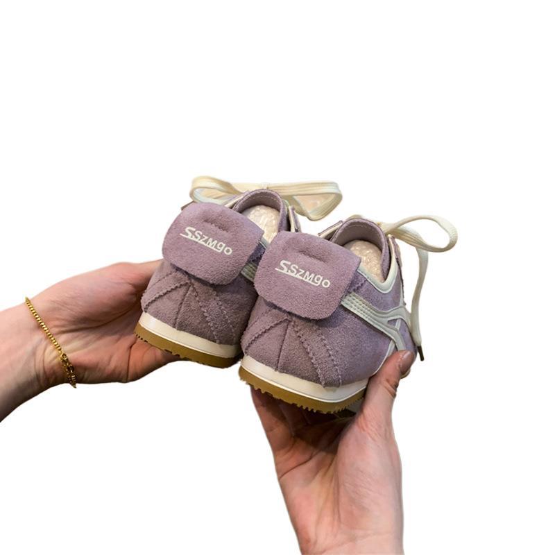 Женские ретро-кроссовки 2025 года в немецком стиле, вдохновленные фильмом «Форрест Гамп» — плоская подошва, универсальные и стильные осенние повседневные кроссовки.