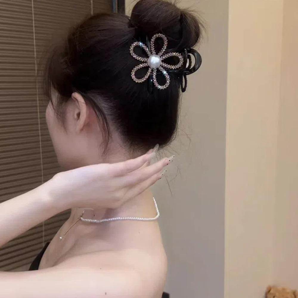 Zircon Flower Pearls Shark Clip Korean Style Shiny Hair Claw Rhinestone Shark Clip Daily
