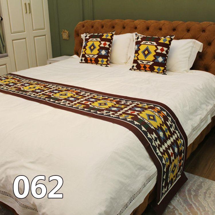 European Cotton and Linen Bed Flag with Diamond Shaped Flower Pattern Beds End Towel Hotel Homestay Special Bedding Bed End Cover Cushion Pillow