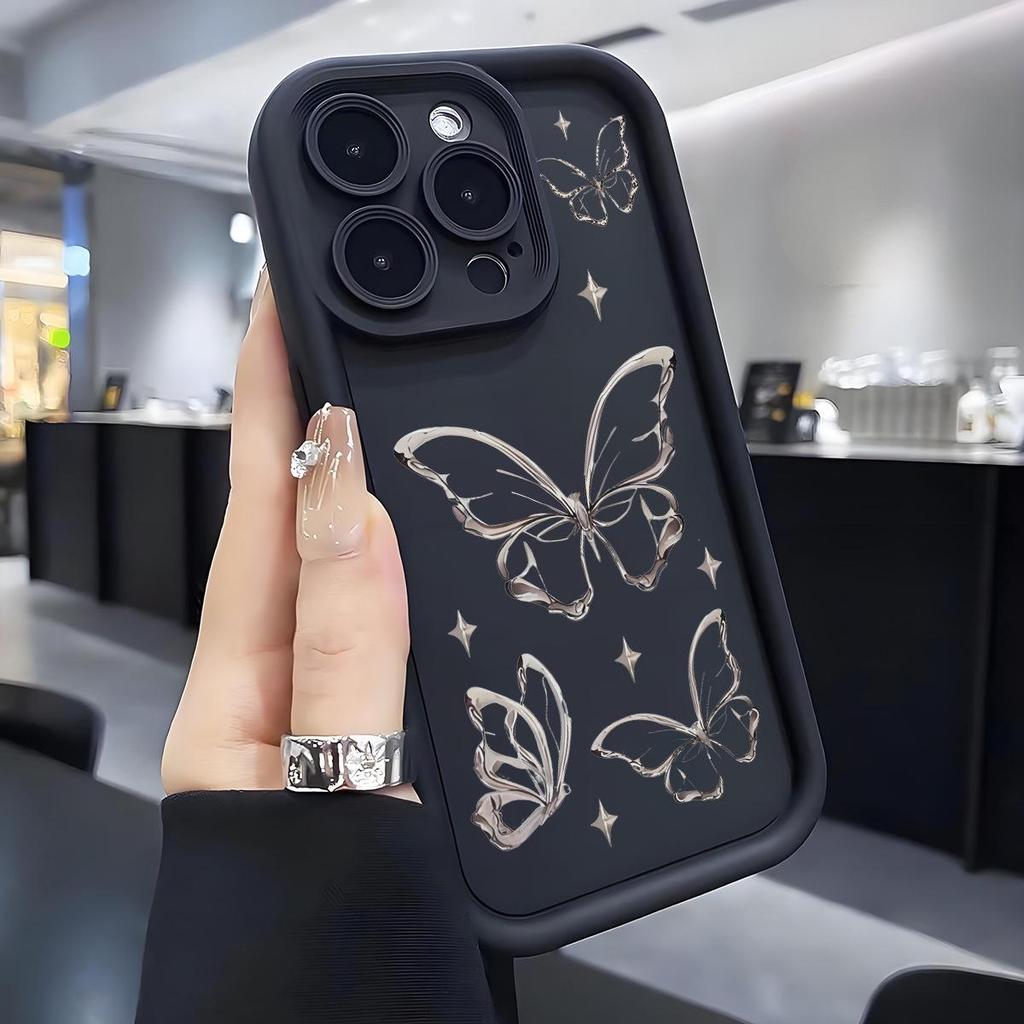 Серебряный Чехол для iPhone 15/16/17 с Дизайном Бабочка-Крест, Алмазами, Лестницей из Песка и Черной Канавкой