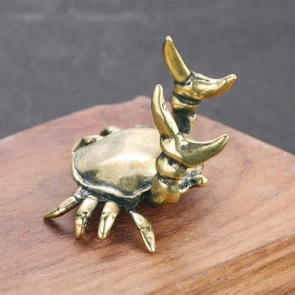 1 Pcs Crab Figurine Toy Ornament Alloy Weightlifting Crab Pen Holder Organizer Bronze Crab Sculpture Statue Desktop Ornament