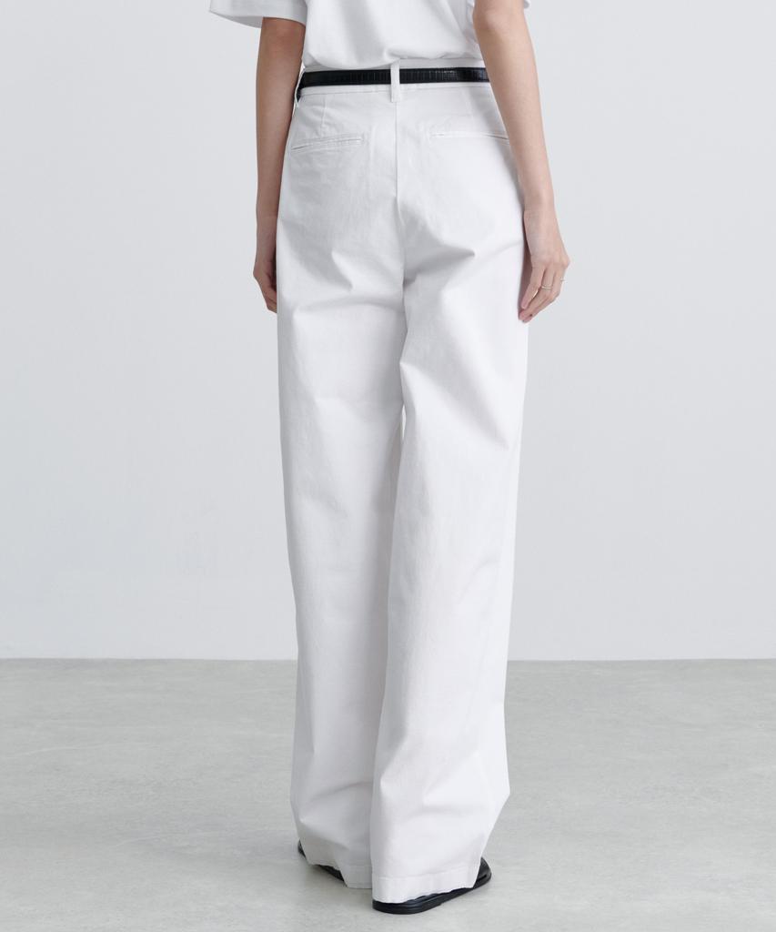 MUSINSA STANDARD WOMAN Women'S Reverse Two-Tuck Wide Chino Pants [White]