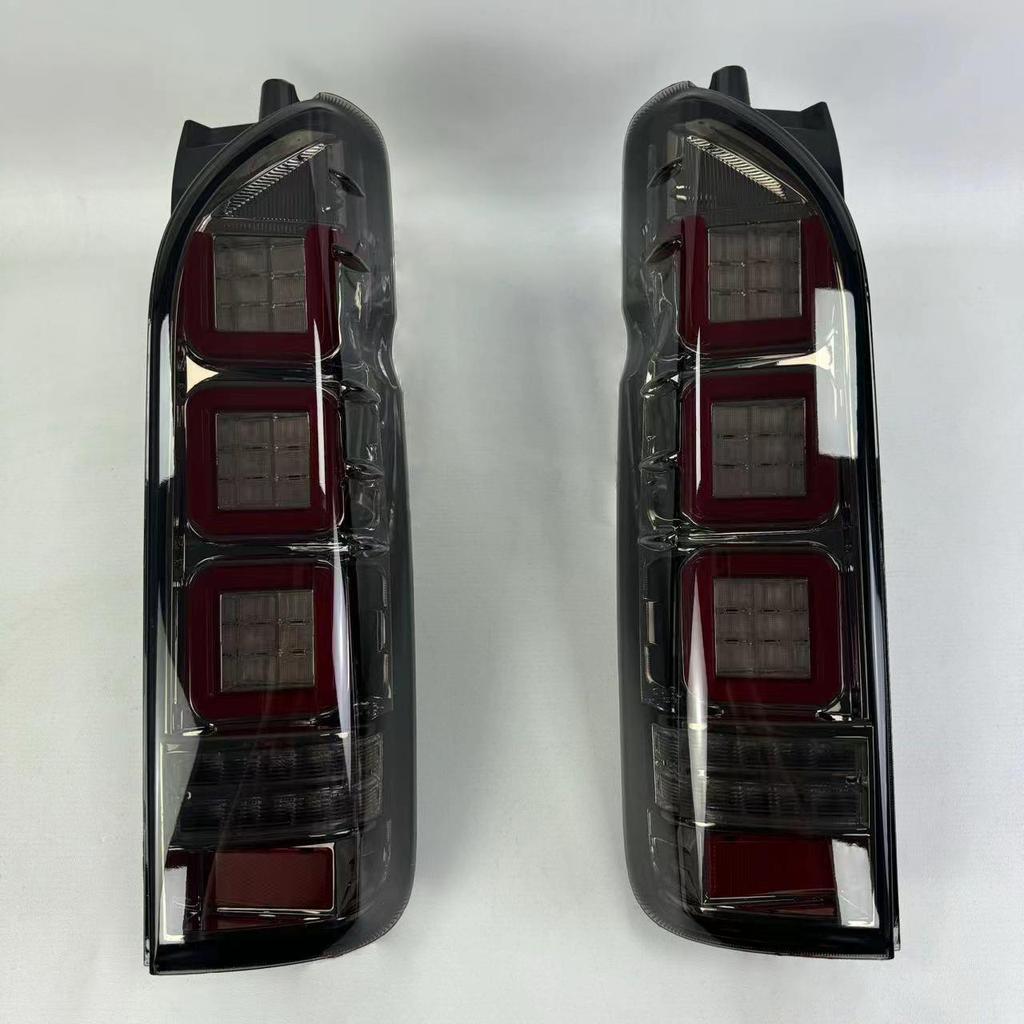 Светодиодные задние фонари и динамические указатели поворота для Toyota Hiace H200 Series 05-18