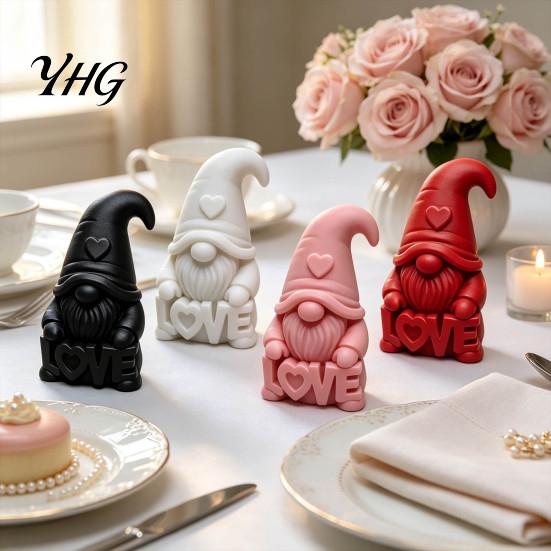 3D Printed PLA Handicrafts Faceless Love Gnome Figurine, Valentine's Day Desktop Decor, Gift for Girlfriend Boyfriend Romantic Couple Gift, Cute Home