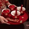 Праздничный Красный Чайный Набор: Принадлежности для свадебной церемонии с мисками с крышками, бокалами для тостов и палочками.