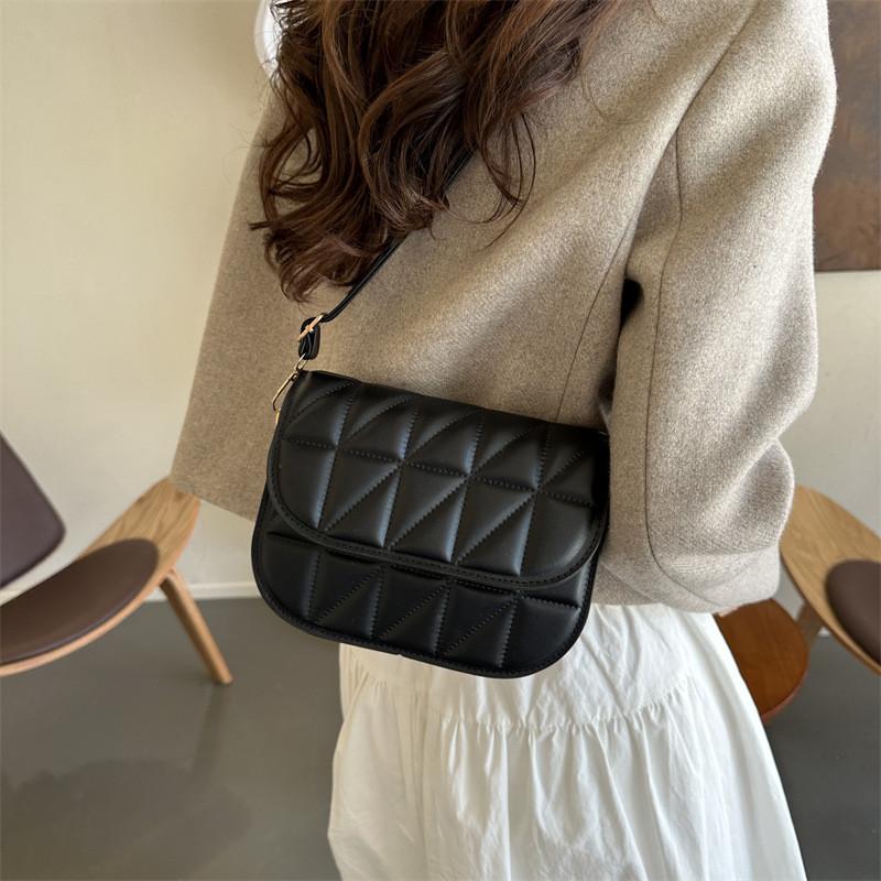 Stylish Minimalist Women's Crossbody Bag For Autumn Season Trendy Casual Use
