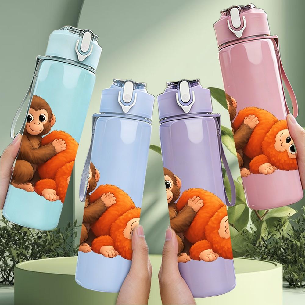 1PC Two Monkeys Hugging Cute 750ml Color Plastic Sports Water Bottle Leakproof Flip Straw Lid Suitable for Sports Office Home Use