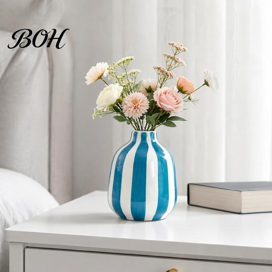 Decorative Flower Holder for Modern Interior Striped Ceramic Vase, Minimalist Versatile Vase Courtyard And Balcony Living Room Office Table