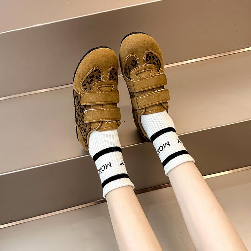 Мода леопардовые балетки женские лоферы повседневная спортивная обувь зима 2025 тренд новые уличные кроссовки мода беговые дорожные женские туфли
