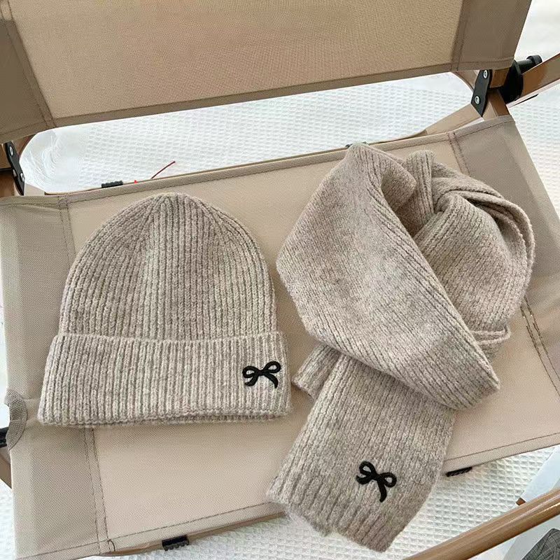 Children's hats, scarves, two-piece sets, bow-tie wool hat covers, autumn and winter warm middle-aged and older children's students' baby knitted hats