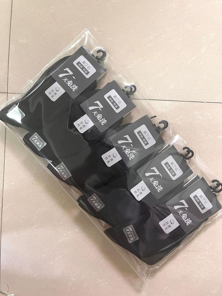 BMW Factory direct wholesale: autumn/winter socks for men and women - mid-calf, casual, odor-resistant, sports, sweat-wicking, breathable cotton socks