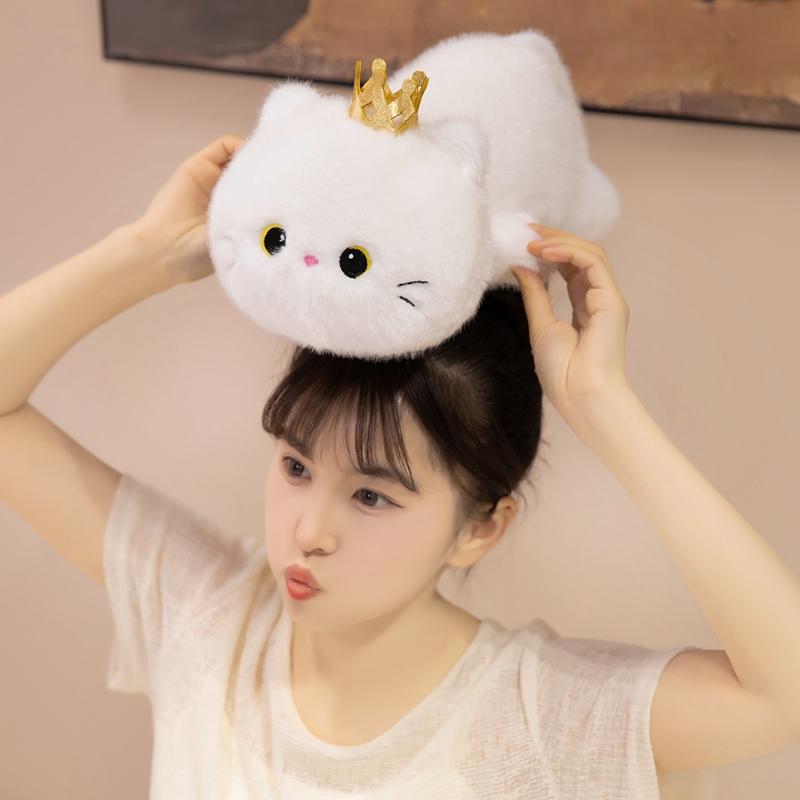 4050 см Плюшевая игрушка Кот-корона лежащий Набитая кукла Белый черный котенок Мягкая мультяшная животное Плюшевая игрушка Подарок на день рождения