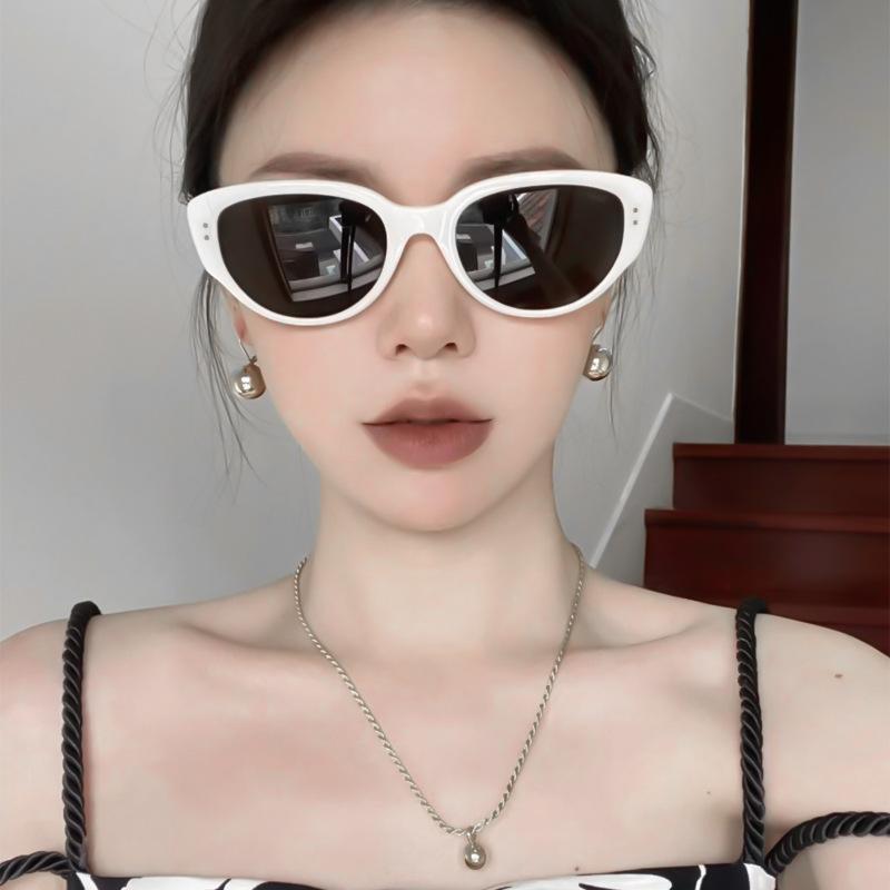 New Wang Jiayi style acetate black and white cat-eye sunglasses Fakme Sunglasses for men and women with UV protection redzons
