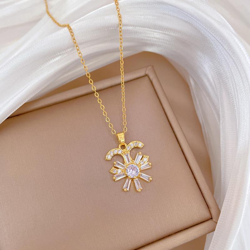 Crescent Moon Flower Full Diamond Light Luxury Temperament Gorgeous Full Diamond Necklace Female Versatile Collarbone Chain Titanium Steel Chain