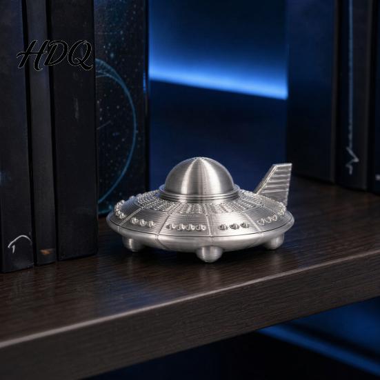 Настольное украшение НЛО 3D-печатная модель Фигурка Космический корабль в стиле Sci-Fi Декор Изделие ручной работы