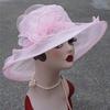 Широкополая солнцезащитная шляпка с декором в форме цветка. Материал-сетка.Цвета в ассортименте:розовый,белый,синий,фиолетовый,черный,жёлтый,красный.Размеры:глубина 10см,поля 11см,диаметр цветка 14см,окружность головы56-58см