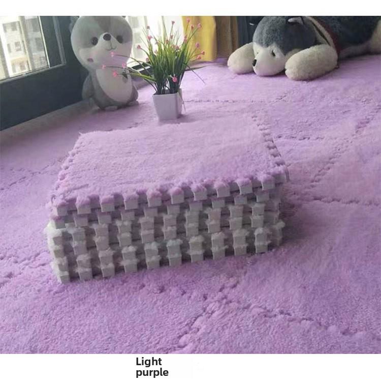 Мягкий тканевый клетчатый коврик для пола серого и бежевого цвета с соединяющимися плитками