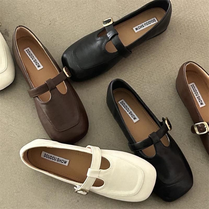 Французские ретро туфли бабушки с квадратным носком 2025 новые туфли Мэри Джейн с Т-образной застежкой темпераментные на плоской подошве маленькие кожаные туфли