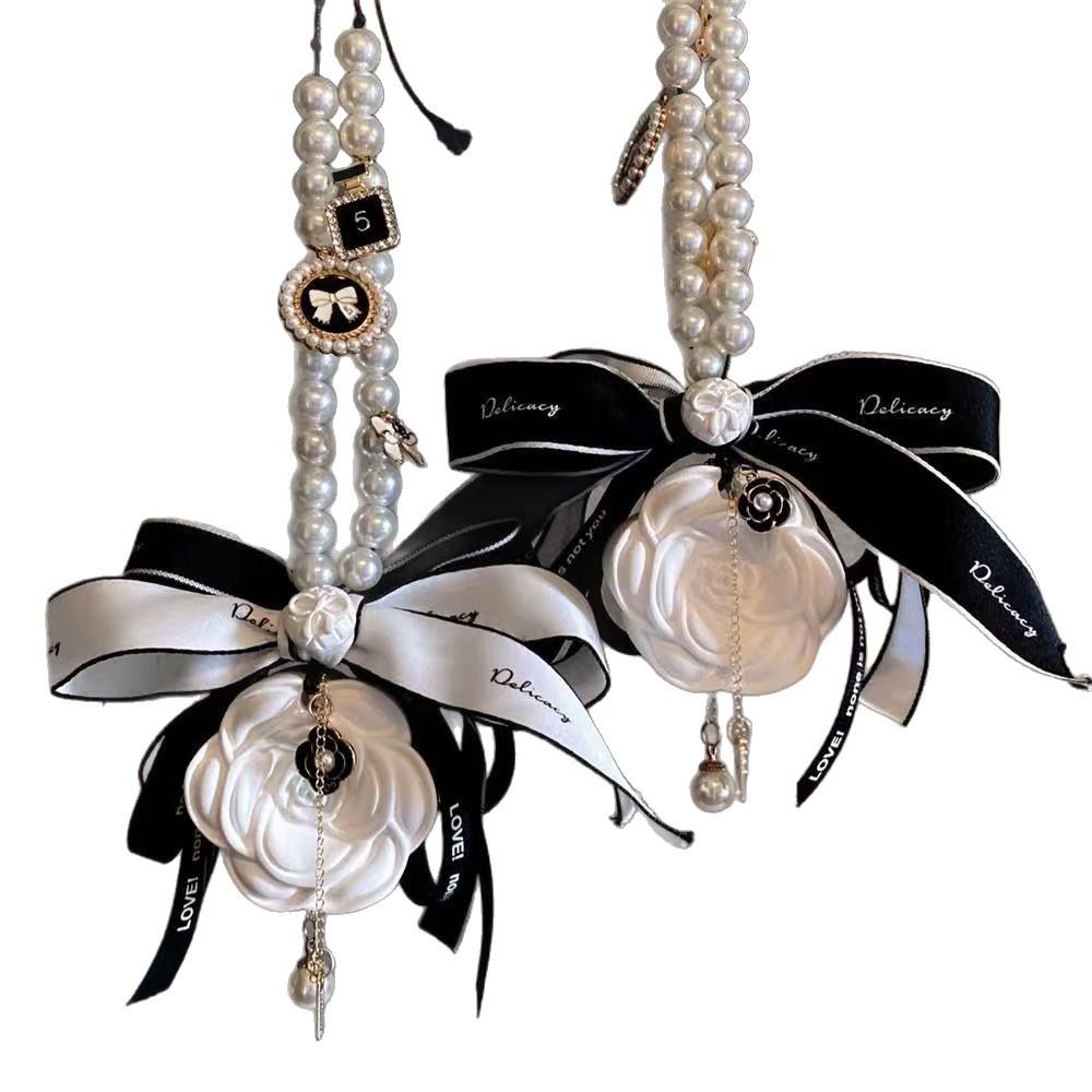 Подвеска на зеркало заднего вида и аромадиффузор «Аромат камелии» 2025