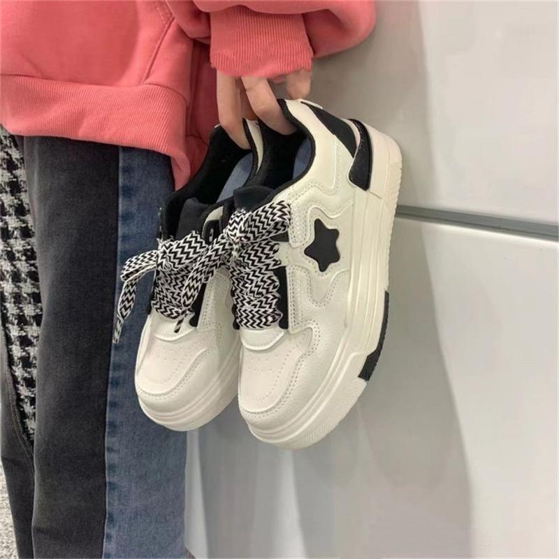 Модные женские кроссовки на платформе со звездным дизайном, на шнуровке, для скейтборда, на плоской подошве, удобные кроссовки для бега, для тенниса, для бега