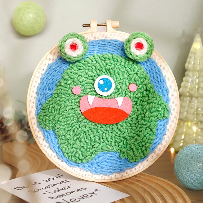 Набор для вышивания русской гладью своими руками: Набор шерстяной живописи "Орнамент для пары"