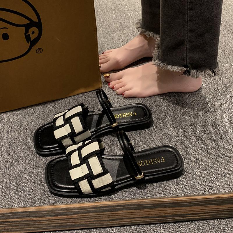 Французский сказочный стиль сандалии на плоской подошве женские летние уличные темперамент с юбкой 2025 новые универсальные римские крутые шлепанцы женские