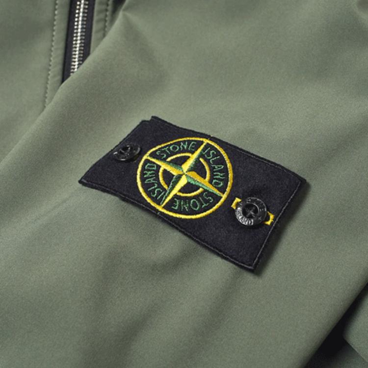 STONE ISLAND Куртка с капюшоном и длинным рукавом на молнии с нашивкой-логотипом Мужские куртки Военно-зеленый 721540927-V0058